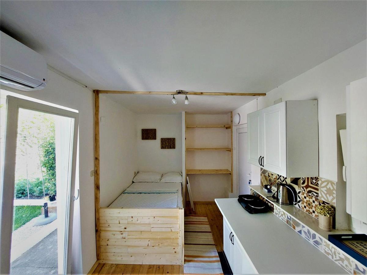 Studio Apartment Murter Center Bagian luar foto